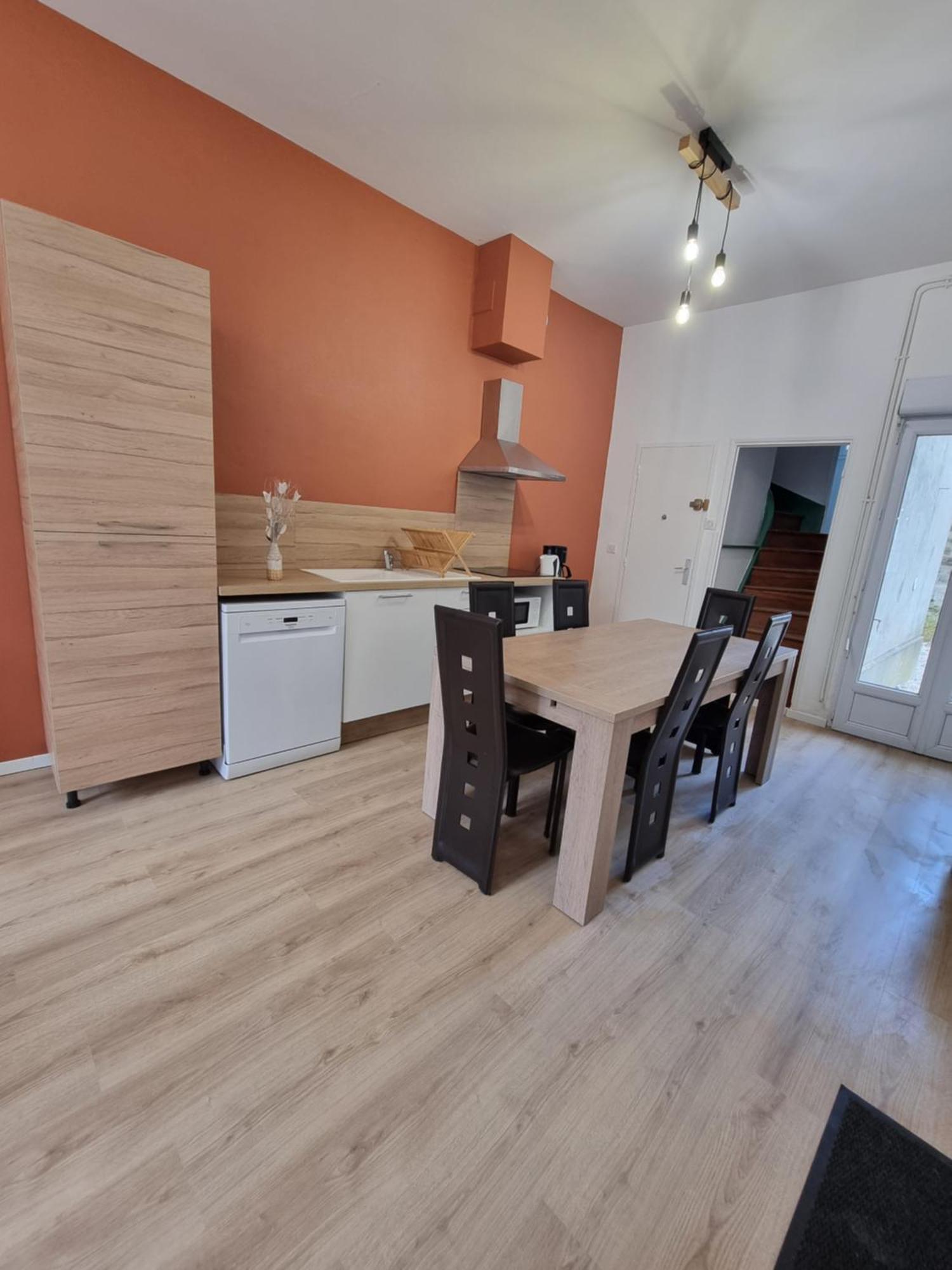 L Essentiel Gite Pour 6 Personnes Sireuil  Extérieur photo